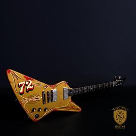 Guitares électriques Wild Custom Guitars - AXE GOLD RELIC PINSTRIPE - Guitares 6 cordes