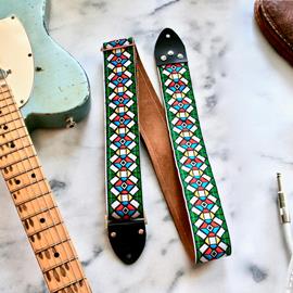 Ac­ces­soires pour Gui­tares & Basses Tom's Vintage Straps - Green 'Stained Glass' Guitar/Bass Hippie Strap - Sangles