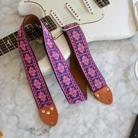Ac­ces­soires pour Gui­tares & Basses Tom's Vintage Straps - Pink 'Crossroads' Guitar/Bass Hippie Strap - Sangles