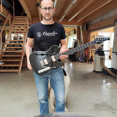 La Black Cat JOON SWITON : L'Excellence du Luthier Dejardin Arrive en Force !