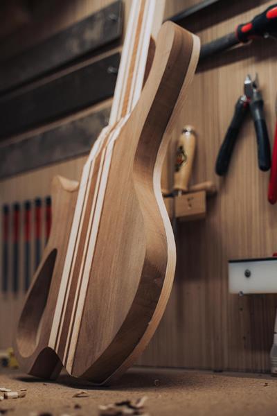 Solbach Guitares : le bois, la forme, le son