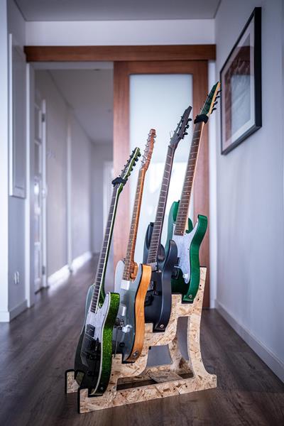 Rack guitare en bois : le support idéal pour protéger et sublimer vos guitares