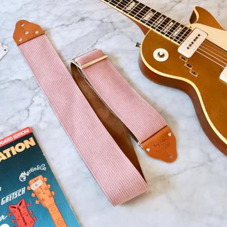 Ac­ces­soires pour Gui­tares & Basses Tom's Vintage Straps - Custom 3\" wide Pink 'Corduroy' Guitar/Bass Hippie Strap - Sangles