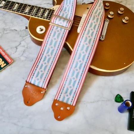 Ac­ces­soires pour Gui­tares & Basses Tom's Vintage Straps - Custom wide 3\" White 'Diamonds' Guitar/Bass Hippie Strap - Sangles
