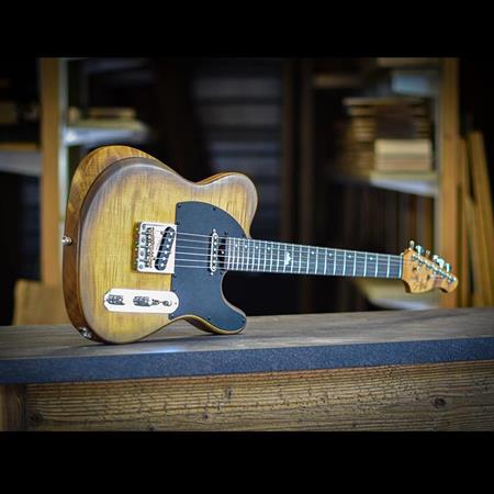 Electric guitars Altis - Légende - Honey Burst - 6-string guitars