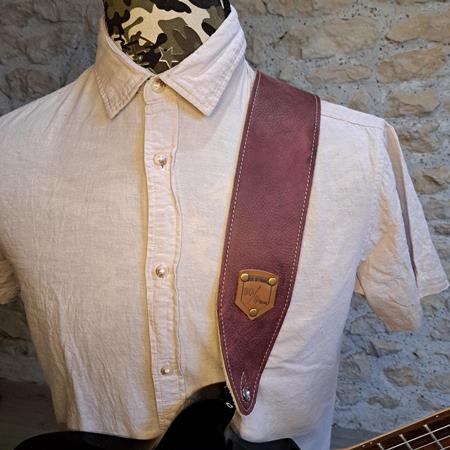 Accessories 10/9 ème Musicwear - Sangle guitare ou basse en cuir bordeaux piqûres beiges - Straps
