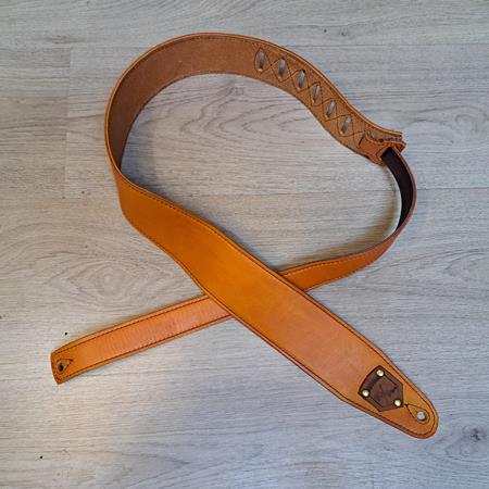 Accessories 10/9 ème Musicwear - Sangle guitare ou basse en cuir jaune patiné piqûres marron - Straps