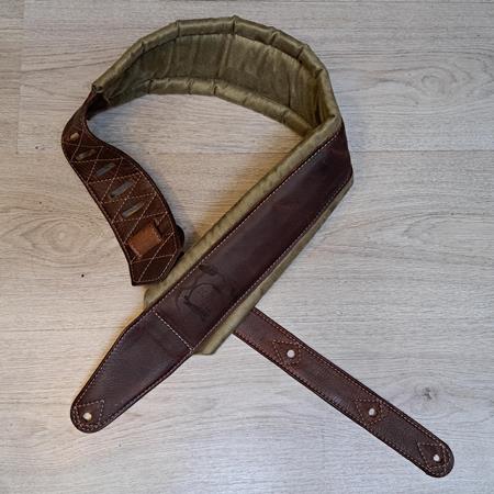 Ac­ces­soires pour Gui­tares & Basses 10/9 ème Musicwear - Sangle pour guitare/basse en cuir marron, rembourrée, doublée suédine kaki. - Sangles