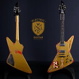 Guitares électriques Wild Custom Guitars - AXE GOLD RELIC PINSTRIPE - Guitares 6 cordes