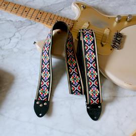 Ac­ces­soires pour Gui­tares & Basses Tom's Vintage Straps - Black 'Southwest' Guitar/Bass Hippie Strap - Sangles
