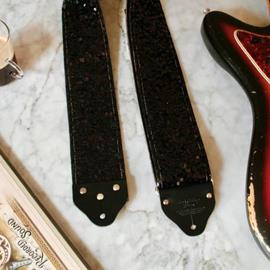 Ac­ces­soires pour Gui­tares & Basses Tom's Vintage Straps - Custom 3\" wide Black 'Sequins' Guitar/Bass Hippie Strap - Sangles