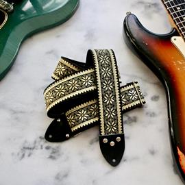 Ac­ces­soires pour Gui­tares & Basses Tom's Vintage Straps - Gold 'Poinsettia' Guitar/Bass Hippie Strap - Sangles