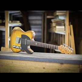 Electric guitars Altis - Légende - Honey Burst - 6-string guitars