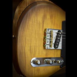 Electric guitars Altis - Légende - Honey Burst - 6-string guitars