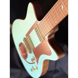Guitares électriques Hervé Berardet - Guitare et Création - Osiris Sb « SharkyTone » GF \"Seaside\", set GoldFoil, Vibrato et Copper look ! - Guitares 6 cordes