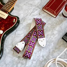 Ac­ces­soires pour Gui­tares & Basses Tom's Vintage Straps - Purple 'Beck' Guitar/Bass Hippie Strap - Sangles