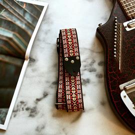 Ac­ces­soires pour Gui­tares & Basses Tom's Vintage Straps - Red 'Maco' Guitar/Bass Hippie Strap - Sangles