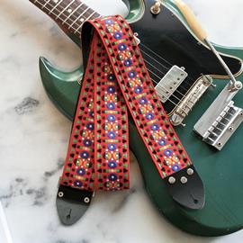 Ac­ces­soires pour Gui­tares & Basses Tom's Vintage Straps - Red 'Morrey' Guitar/Bass Hippie Strap - Sangles