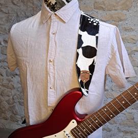 Accessories 10/9 ème Musicwear - Sangle guitare ou basse en cuir noir et blanc poilu doublé noir piqûres noire - Straps