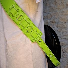 Accessories 10/9 ème Musicwear - Sangle guitare ou basse en cuir vert pomme piqûre marron - Straps