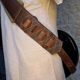 Ac­ces­soires pour Gui­tares & Basses 10/9 ème Musicwear - Sangle pour guitare/basse en cuir marron, rembourrée, doublée suédine kaki. - Sangles