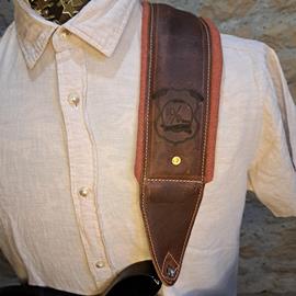 Accessories 10/9 ème Musicwear - Sangle pour guitare/basse en cuir marron, rembourrée, doublée tissus vercors terra cotta - Straps