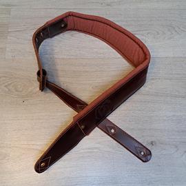Accessories 10/9 ème Musicwear - Sangle pour guitare/basse en cuir marron, rembourrée, doublée tissus vercors terra cotta - Straps