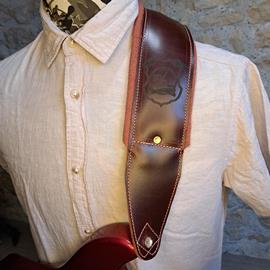 Accessories 10/9 ème Musicwear - Sangle pour guitare/basse en cuir marron, rembourrée, doublée tissus vercors terra cotta - Straps