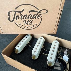 Ac­ces­soires pour Gui­tares & Basses Tornade MS Pickups - Set Strat ’60s série L - Guitare électrique