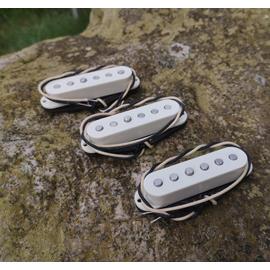 Ac­ces­soires pour Gui­tares & Basses Euterpe Micros - Set Stratocaster Vintage Hot - Guitare électrique