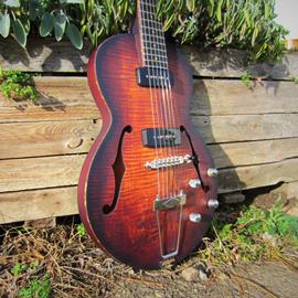 Electric guitars WIZARD GUITARS - The Hobo - Semi Hollow